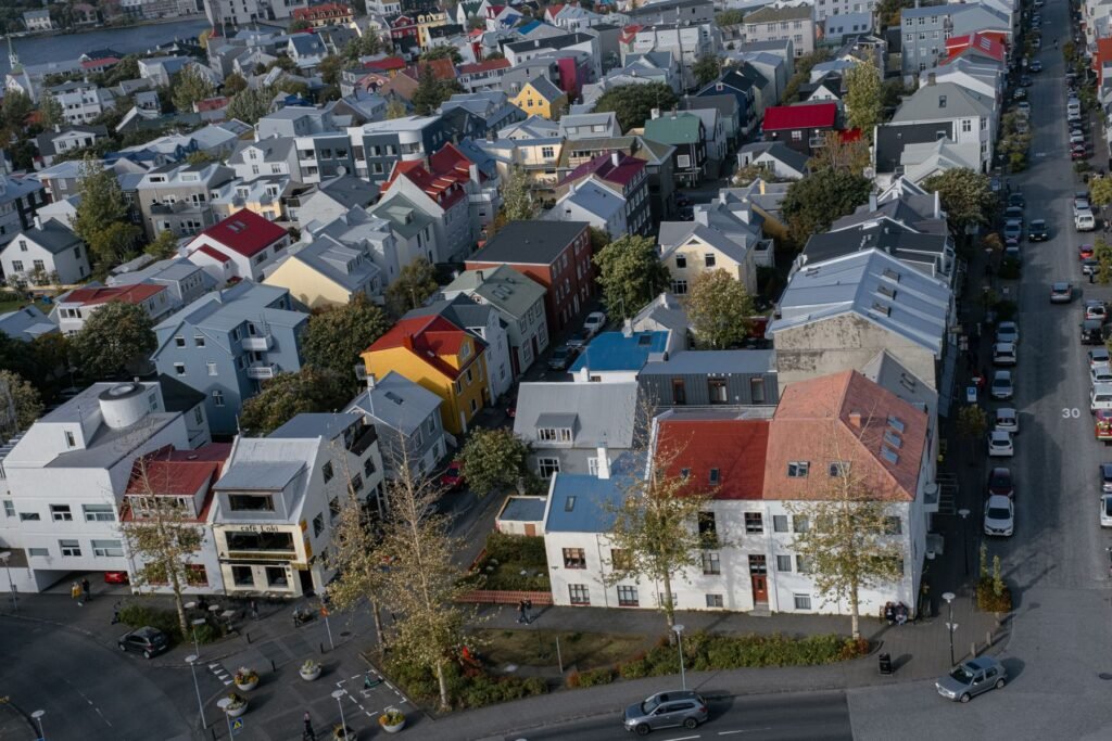 Gekleurde daken van Reykjavík
