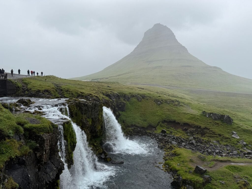 Kirkjufellsfoss in de mist