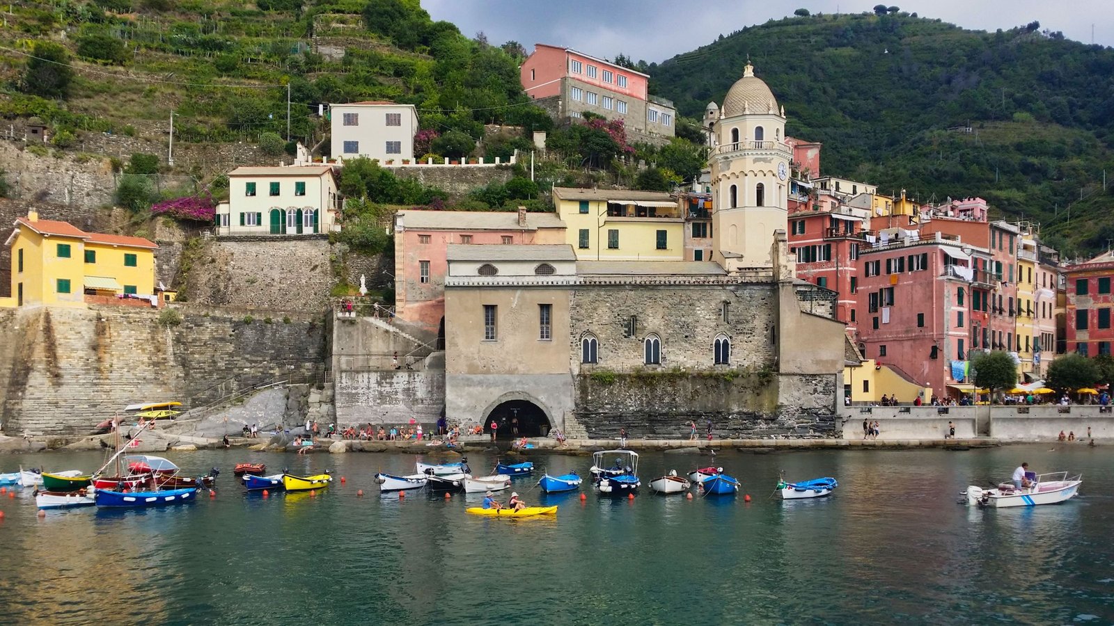 De haven van Vernazza