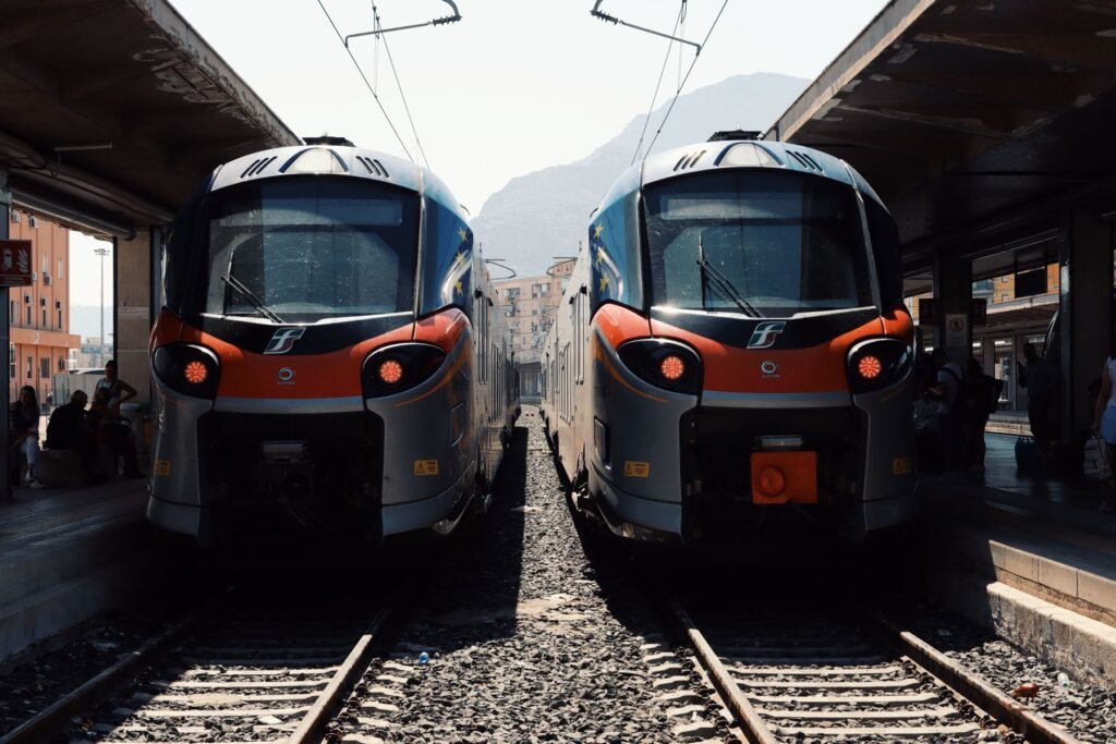 Regionale treinen op een Italiaans station