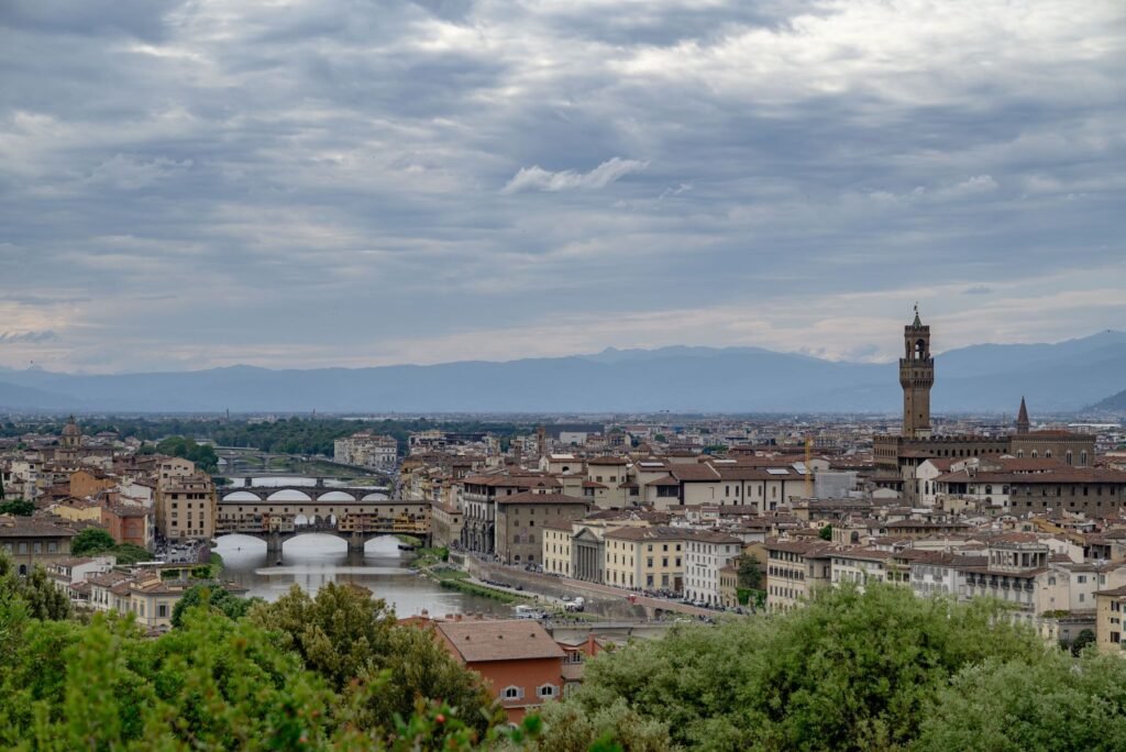 Uitzicht over Florence en de bruggen over de Arno