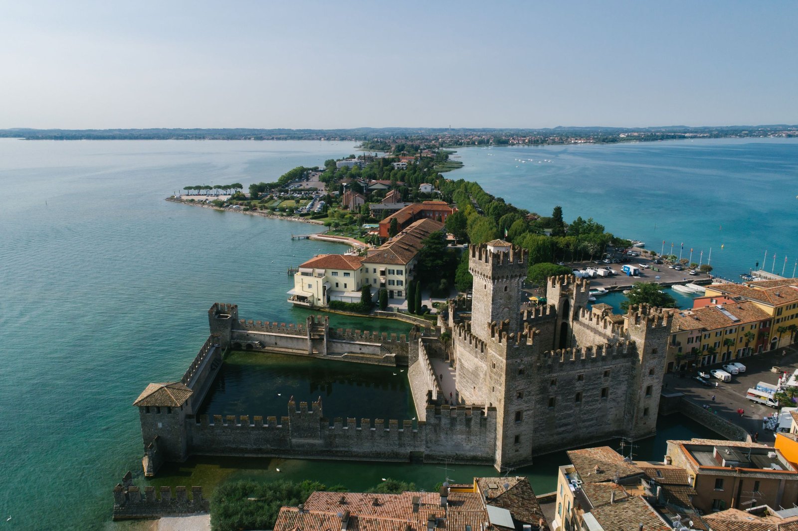 Sirmione van bovenaf