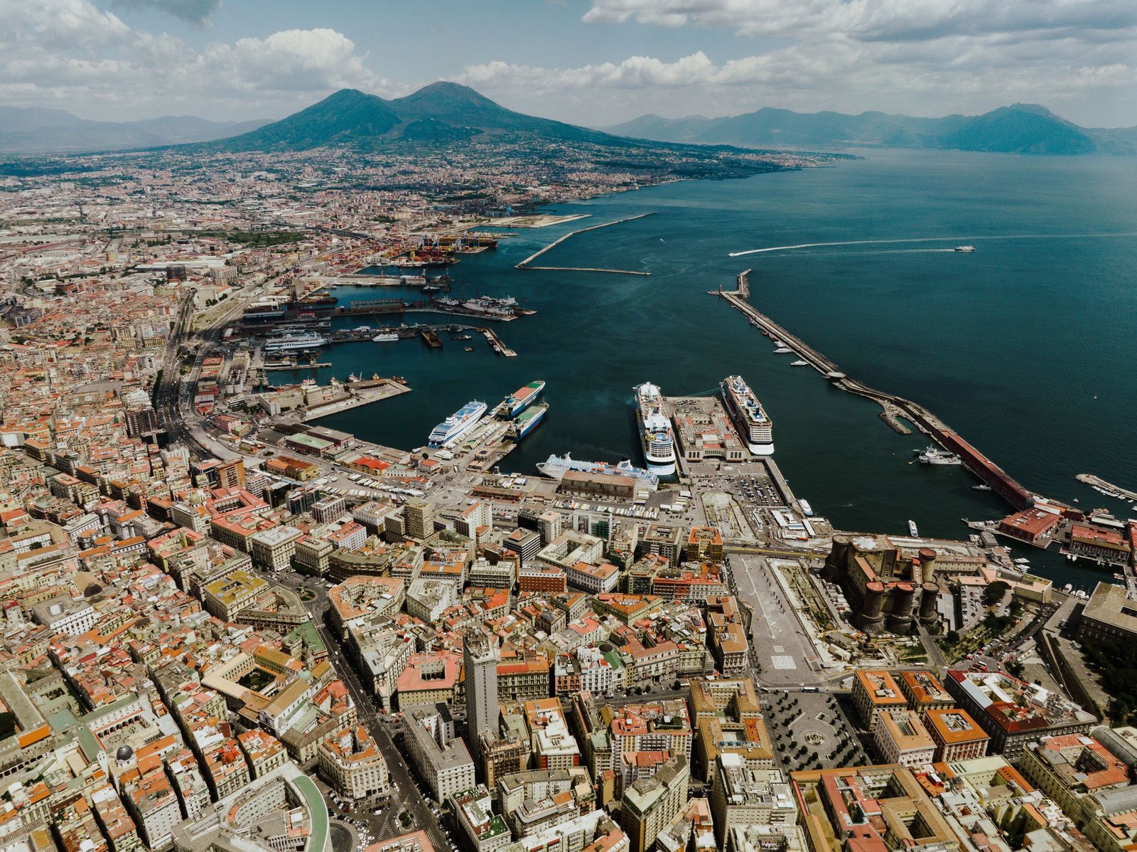 De baai van Napels met de Vesuvius
