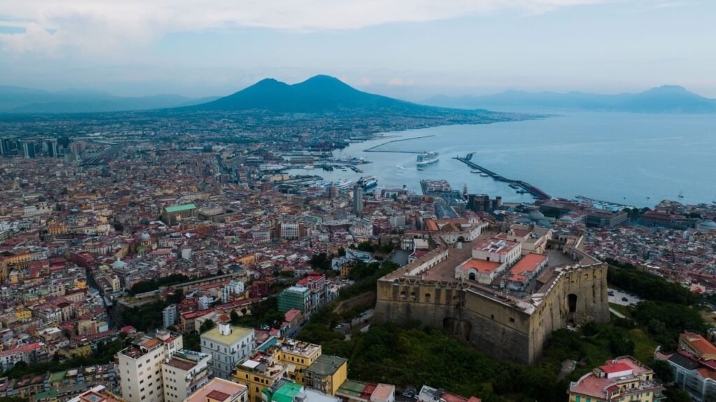 Napels en de Vesuvius van bovenaf