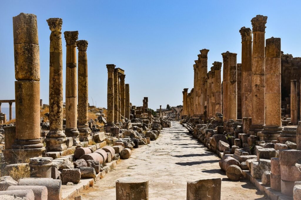 De Cardo met zuilen in Jerash