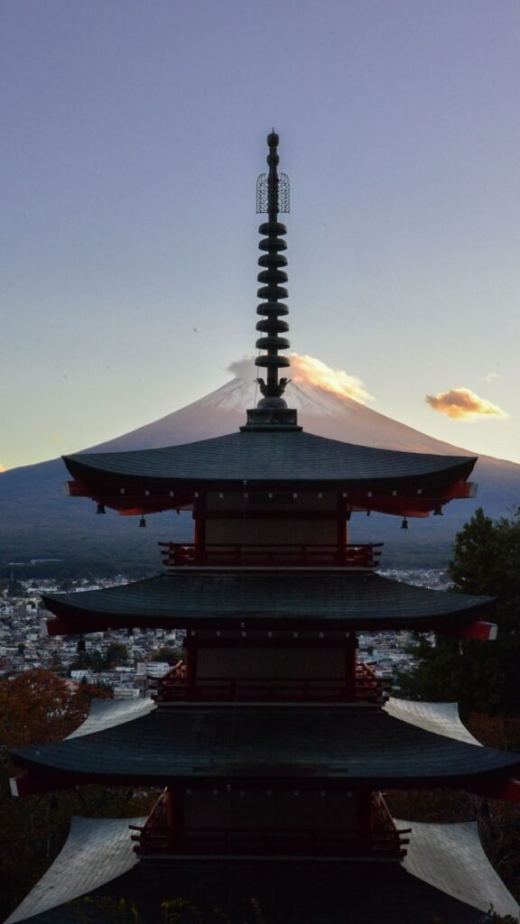 De Chureito-pagode met Mount Fuji