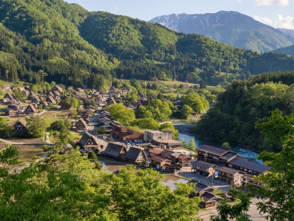 Shirakawa-go in de bergen
