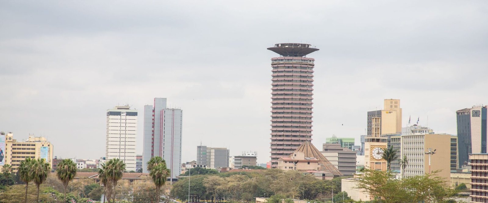 Het KICC in de skyline van Nairobi