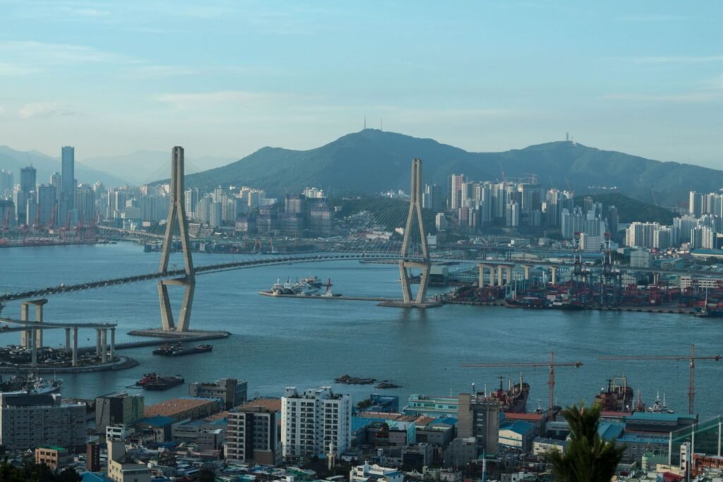 Haven van Busan met de bruggen