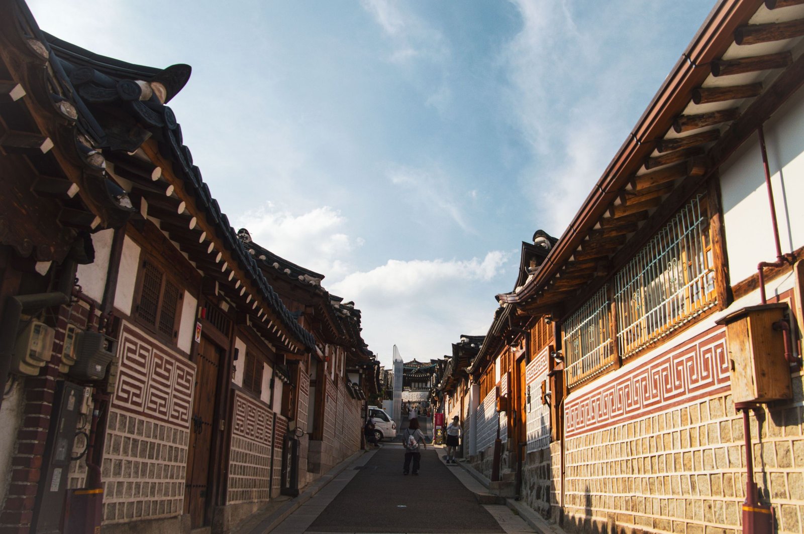 Straatje met hanok-huizen in Bukchon