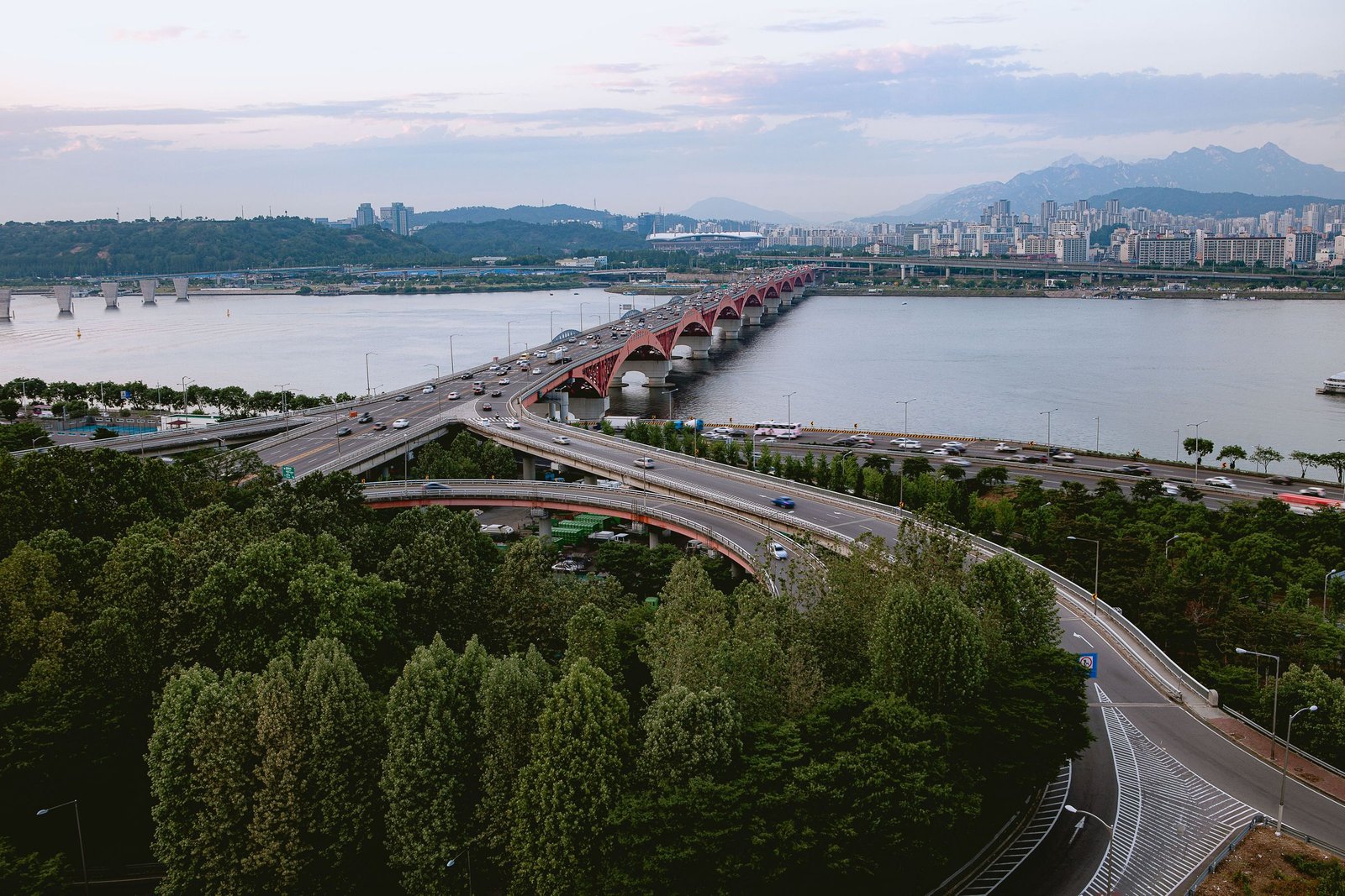 Brug over de Han-rivier in Seoul