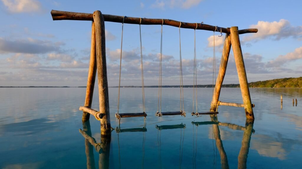 Schommels in het water van Bacalar