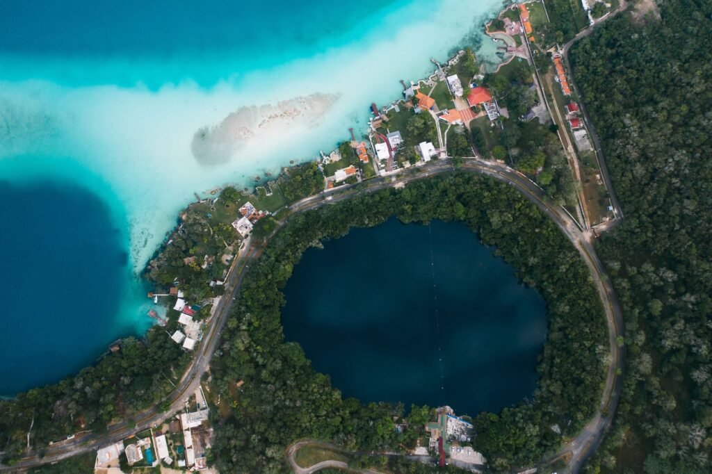 Cenote Azul naast de lagune van Bacalar