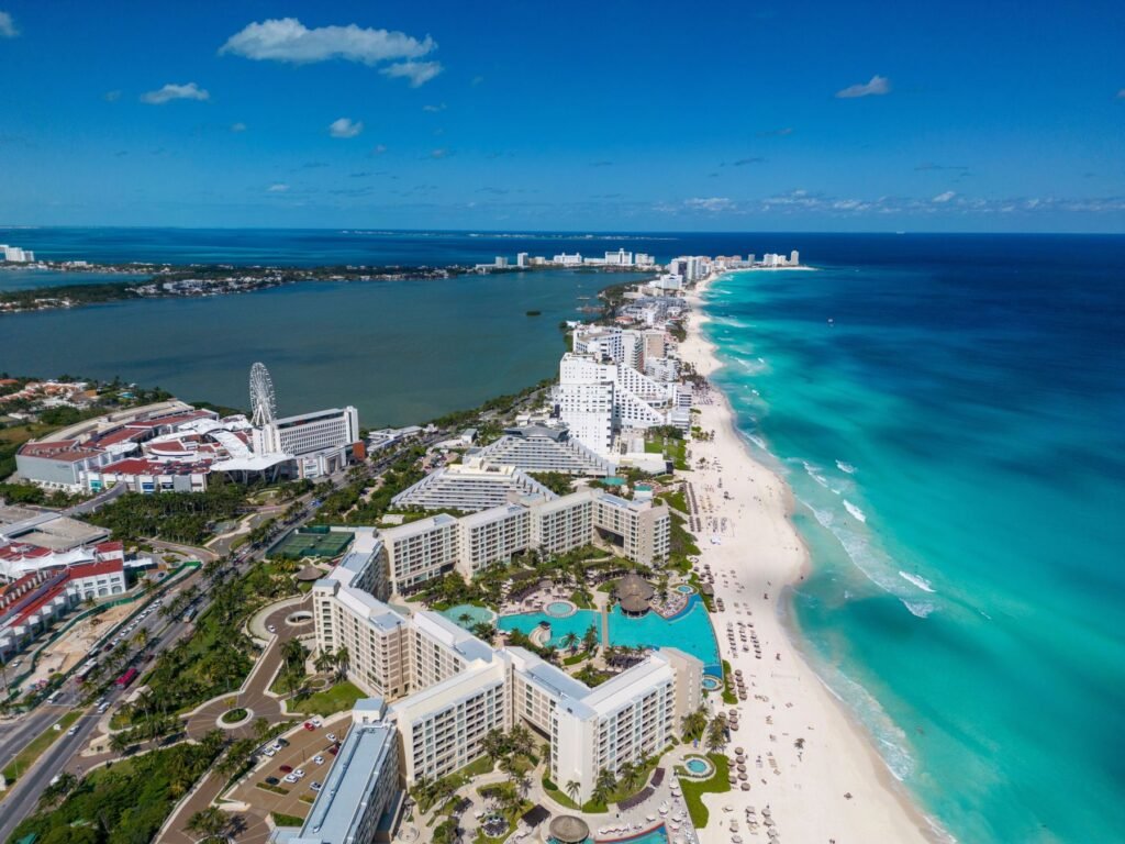 De hotelzone van Cancún tussen zee en lagune