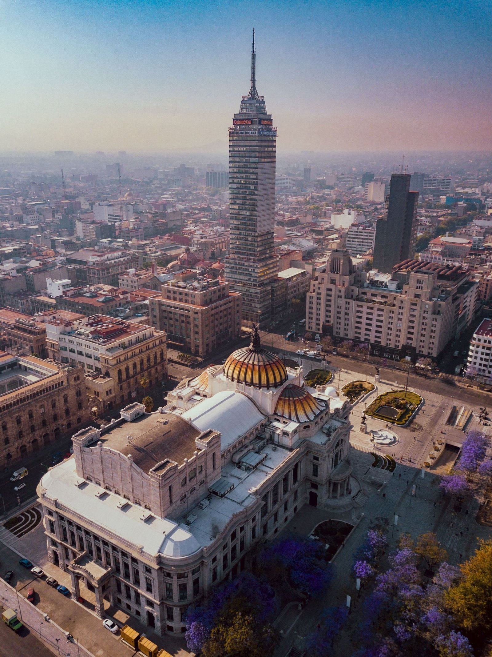 Het Palacio de Bellas Artes in Mexico-Stad van bovenaf