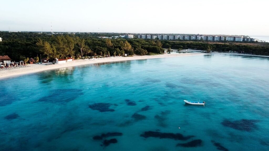 Turquoise baai aan de Riviera Maya