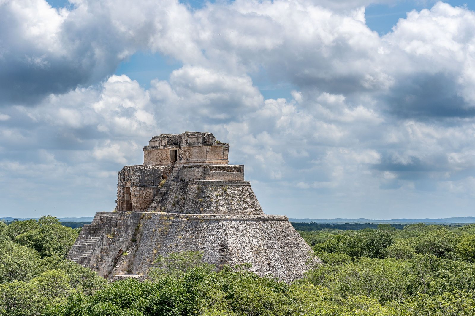 De Piramide van de Tovenaar in Uxmal