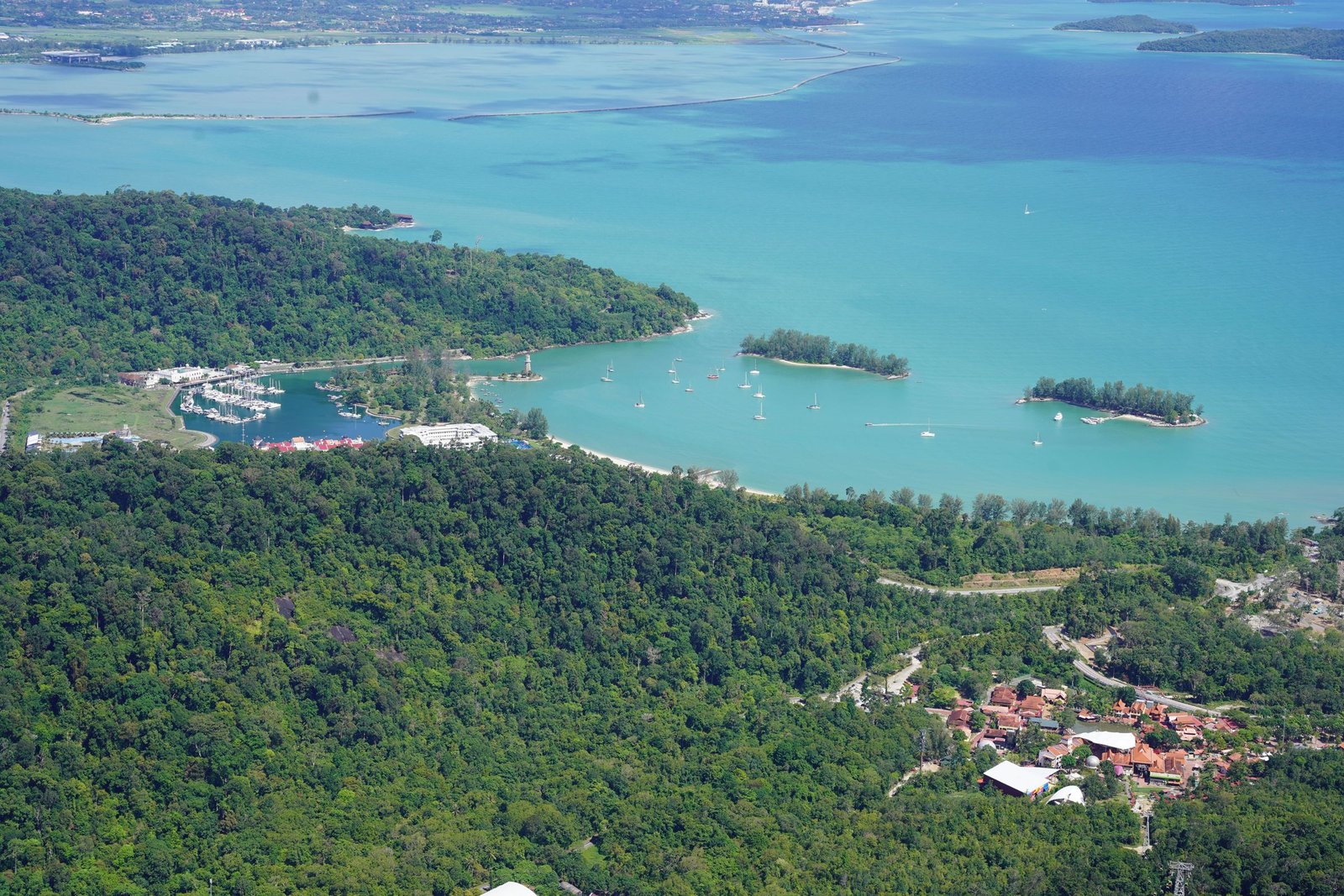 De kust van Langkawi van bovenaf