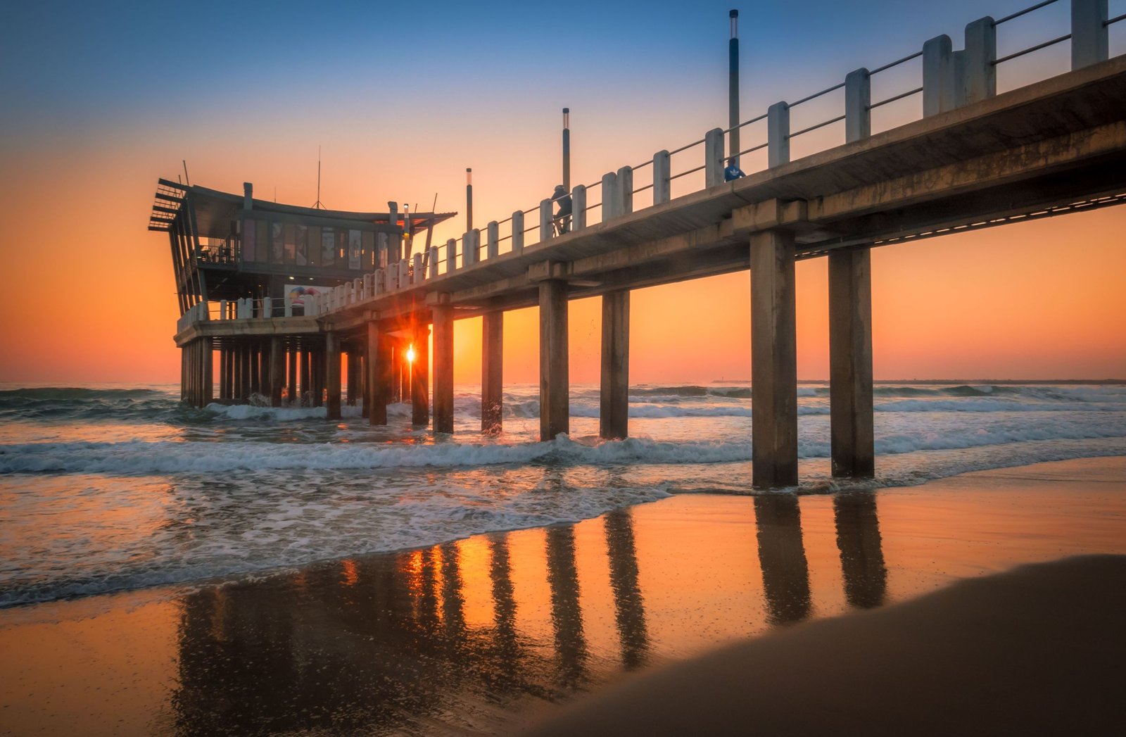 De Jetty van Swakopmund bij zonsondergang