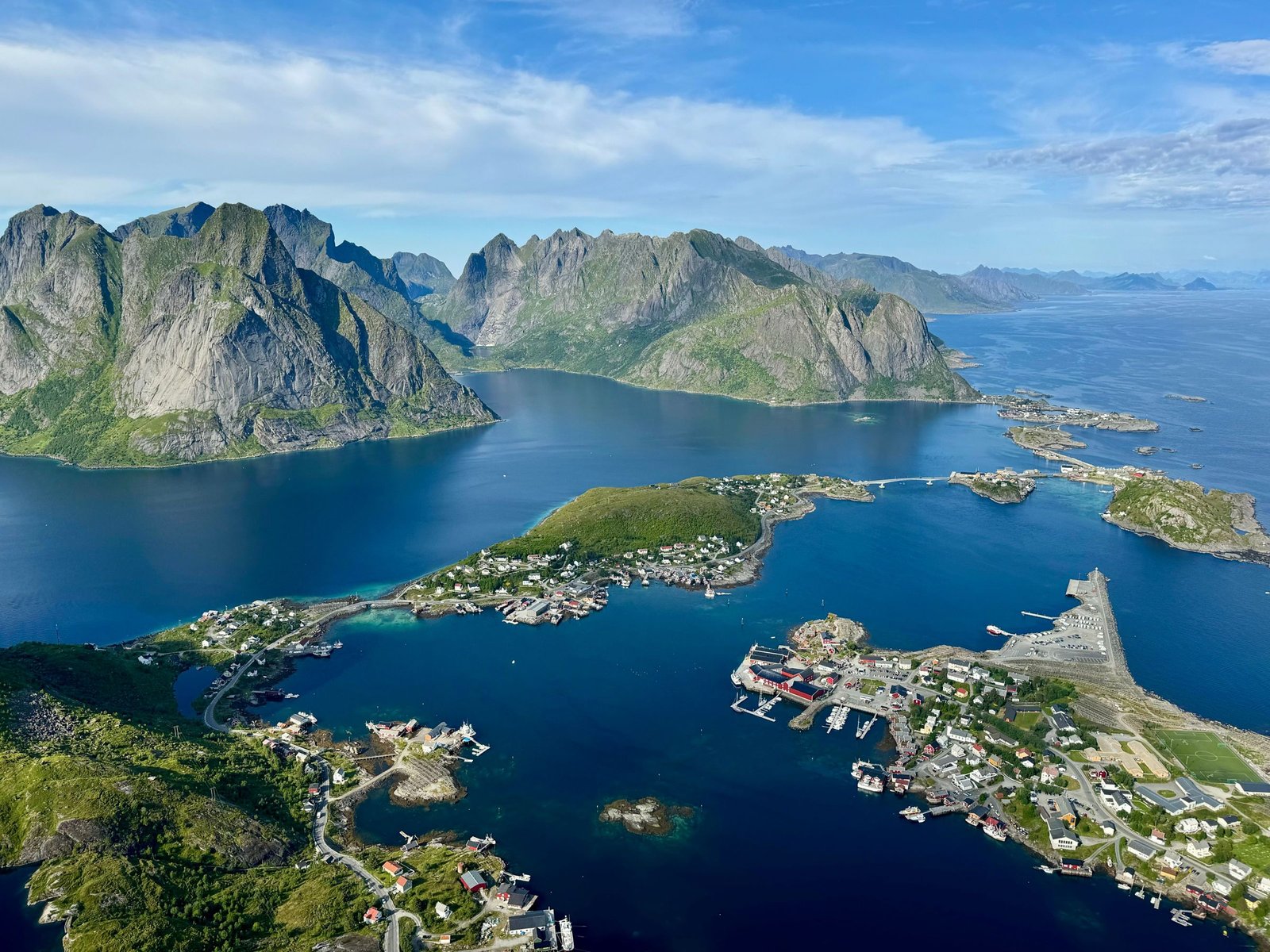 Eilanden en bergen van de Lofoten