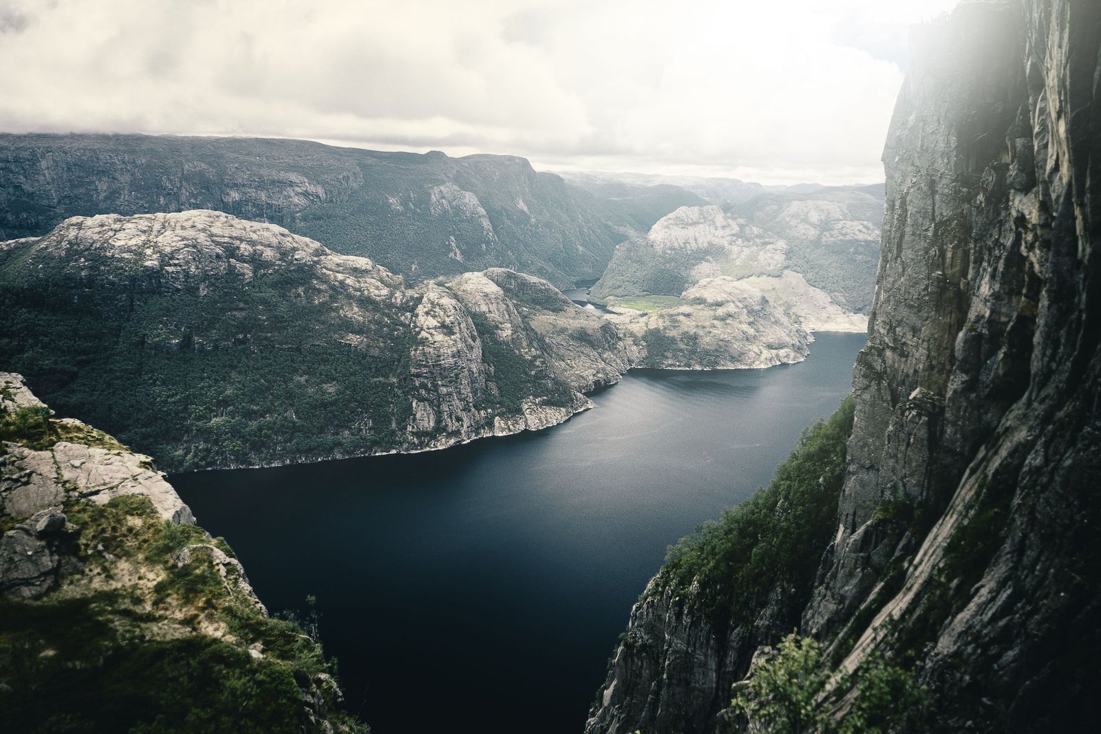 Preikestolen boven het Lysefjord
