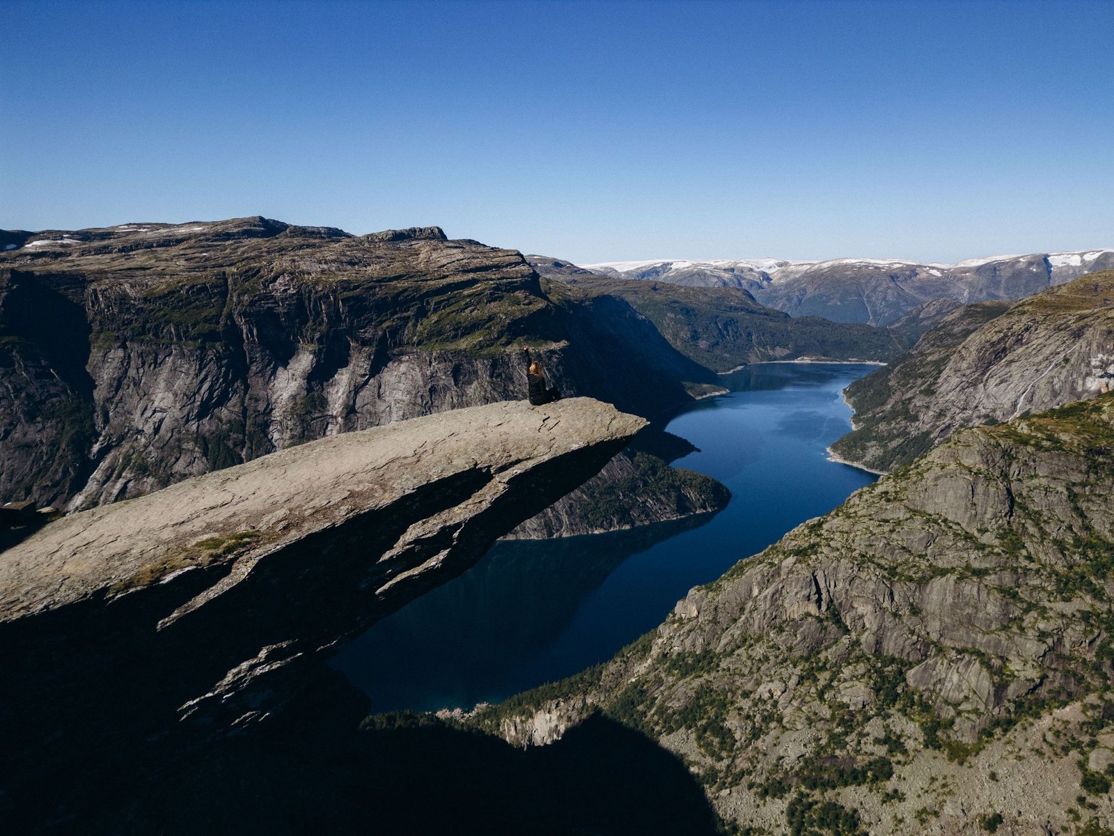 Trolltunga bij helder weer