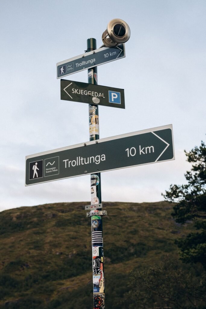 Wegwijzer naar Trolltunga