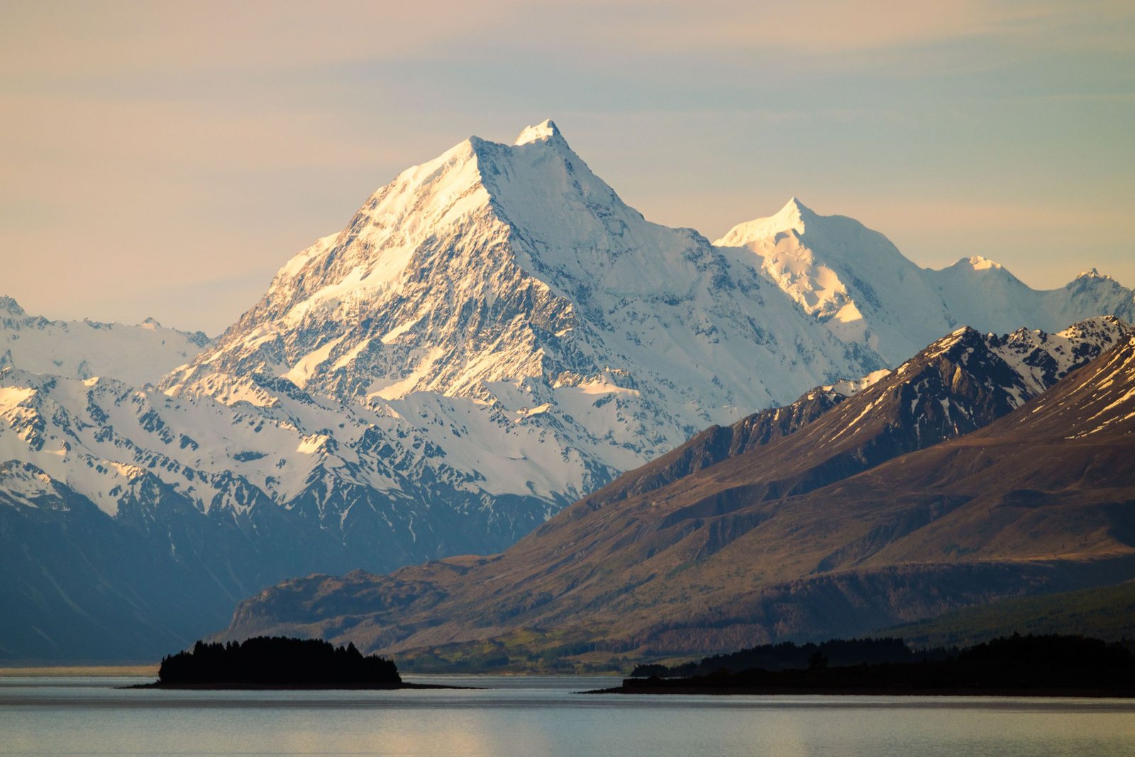 Aoraki/Mount Cook boven Lake Pukaki