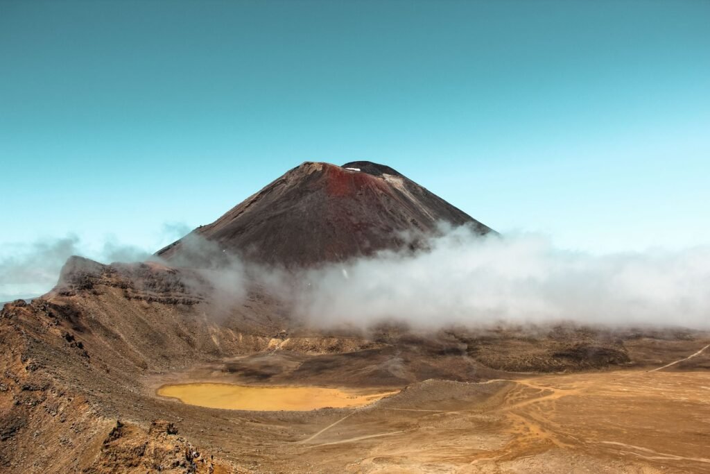 Ngauruhoe boven de wolken