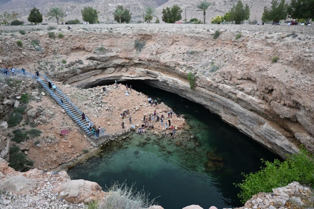 De Bimmah Sinkhole van bovenaf