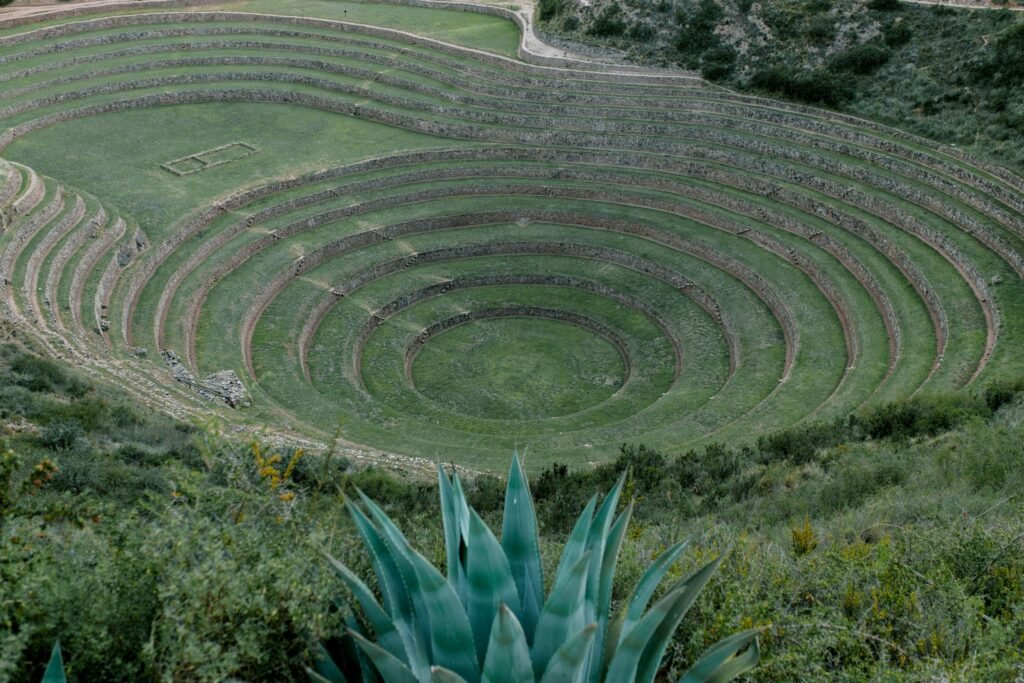 De ronde terrassen van Moray in de Andes