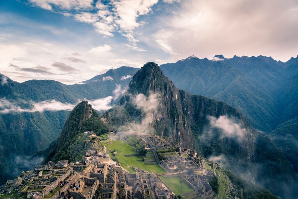 Terrassen van Machu Picchu in de ochtendmist