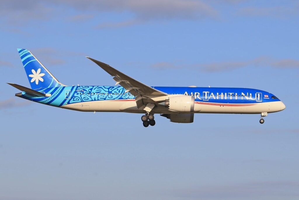Toestel van Air Tahiti Nui in de lucht