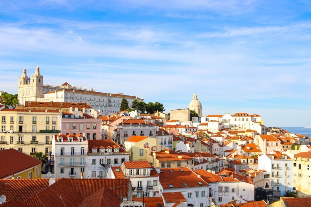 Daken van Alfama in Lissabon