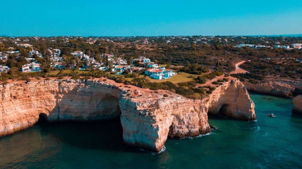 Kliffen aan de kust van de Algarve