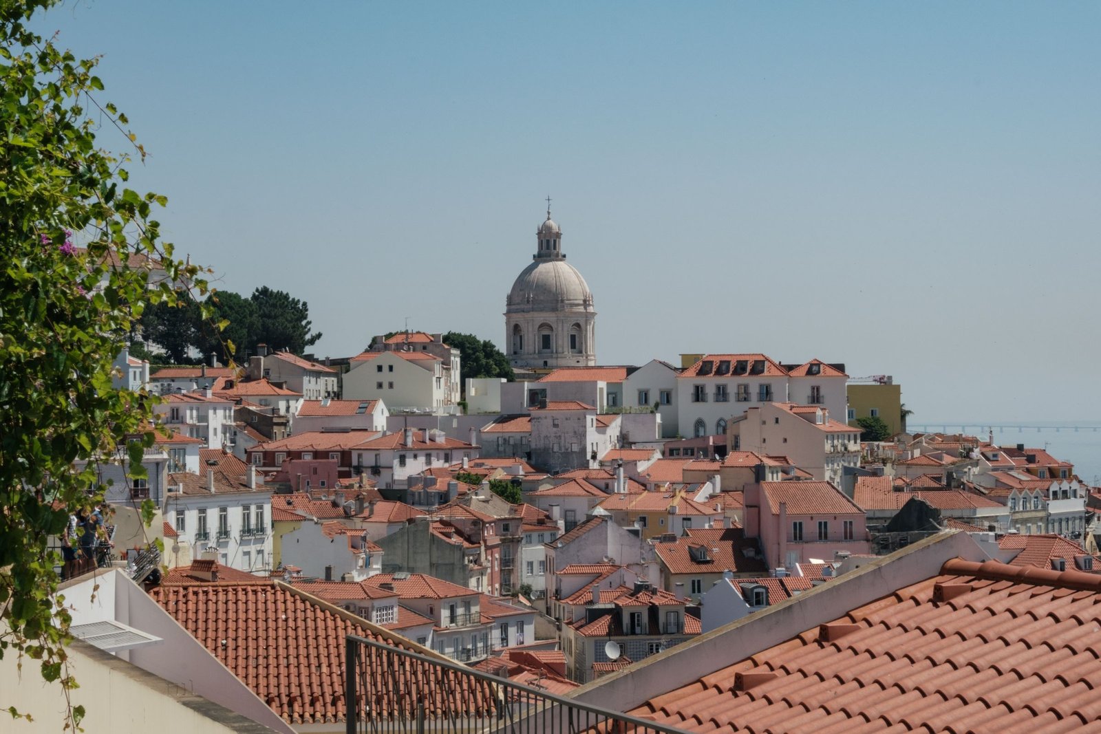 Daken en koepel in Lissabon