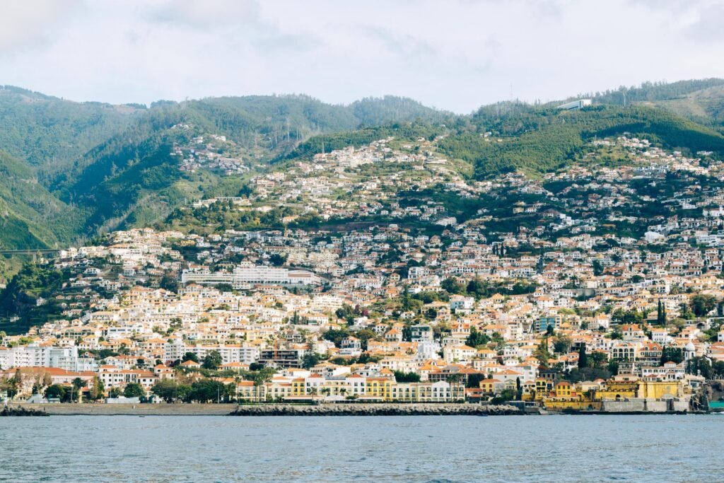 Funchal tegen de heuvels