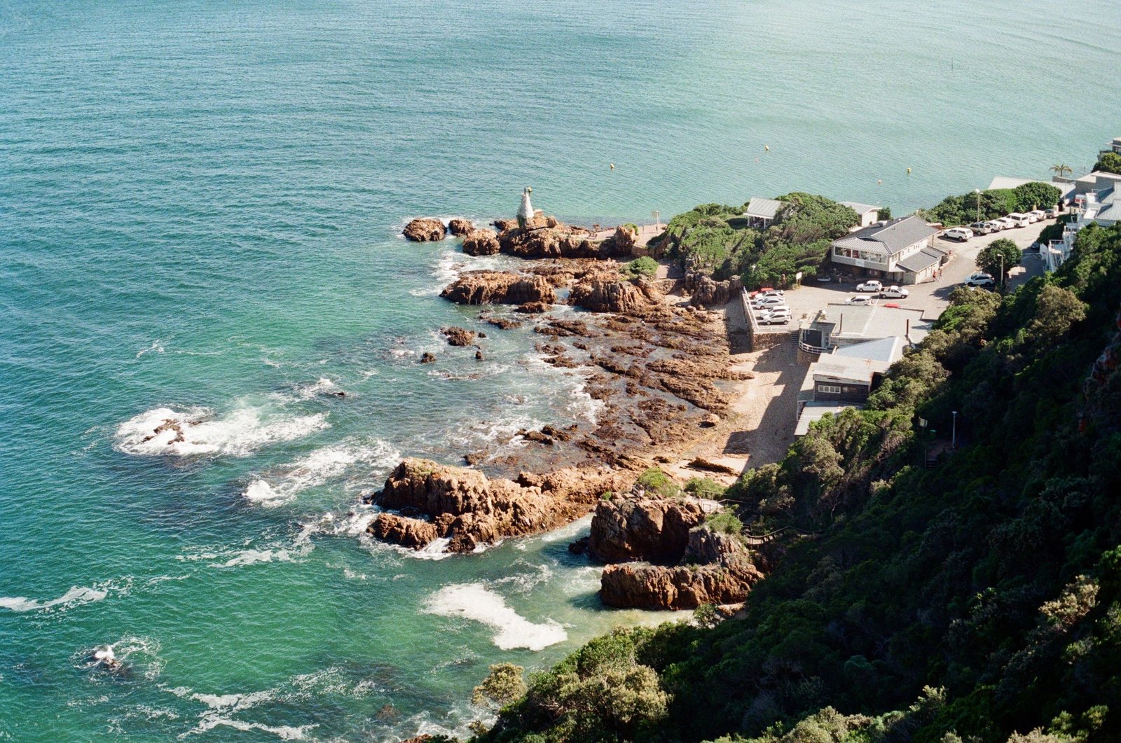 De Knysna Heads en de lagune vanuit de lucht