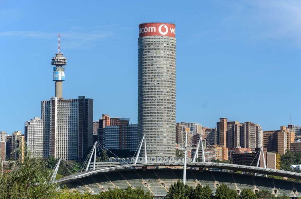 De Hillbrow-toren en Ponte City in Johannesburg