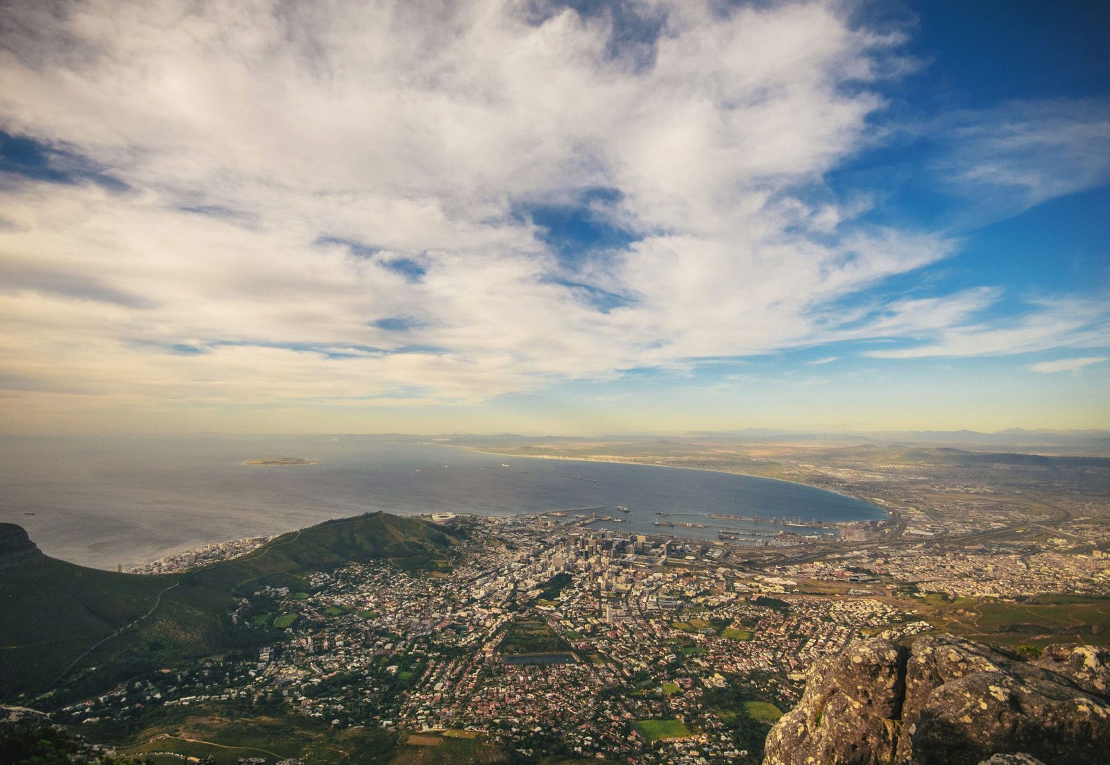 Uitzicht vanaf de Tafelberg over Kaapstad en de Tafelbaai