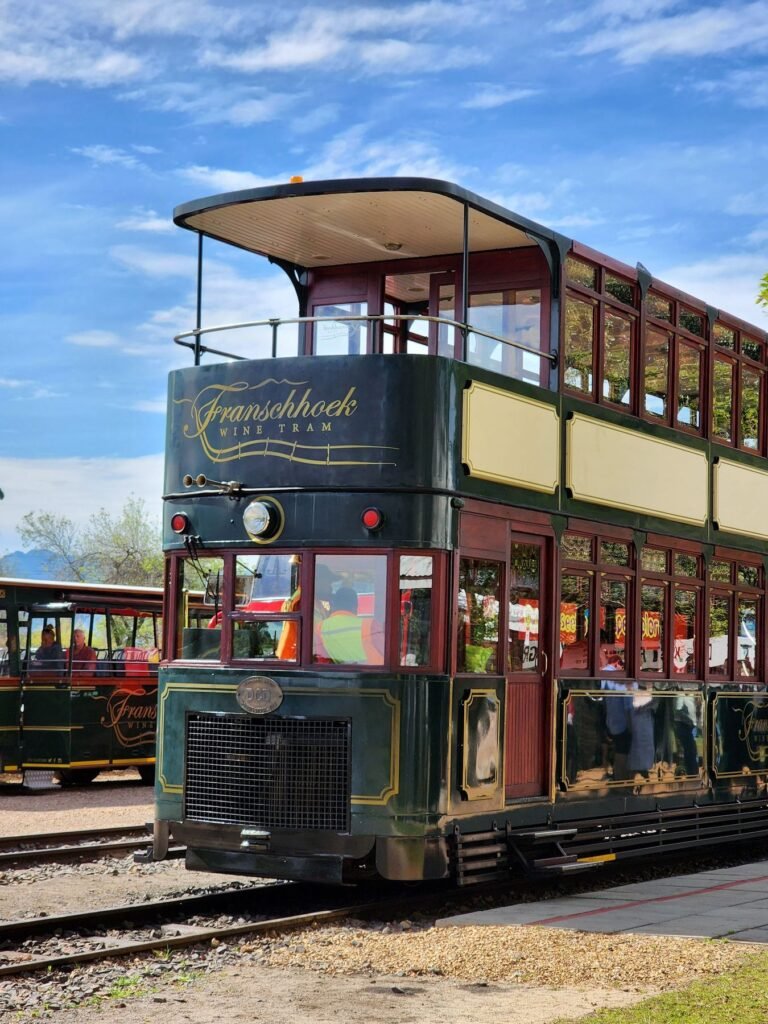 Open dubbeldekker van de Franschhoek Wine Tram