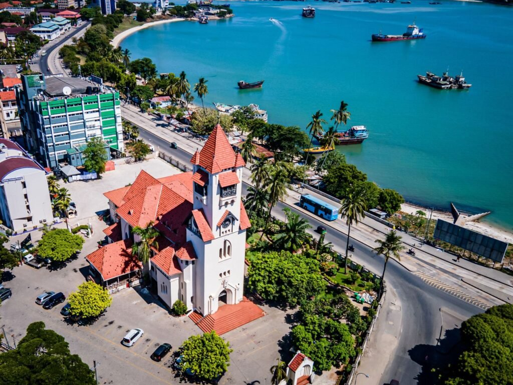 De Azania Front-kerk aan het water in Dar es Salaam