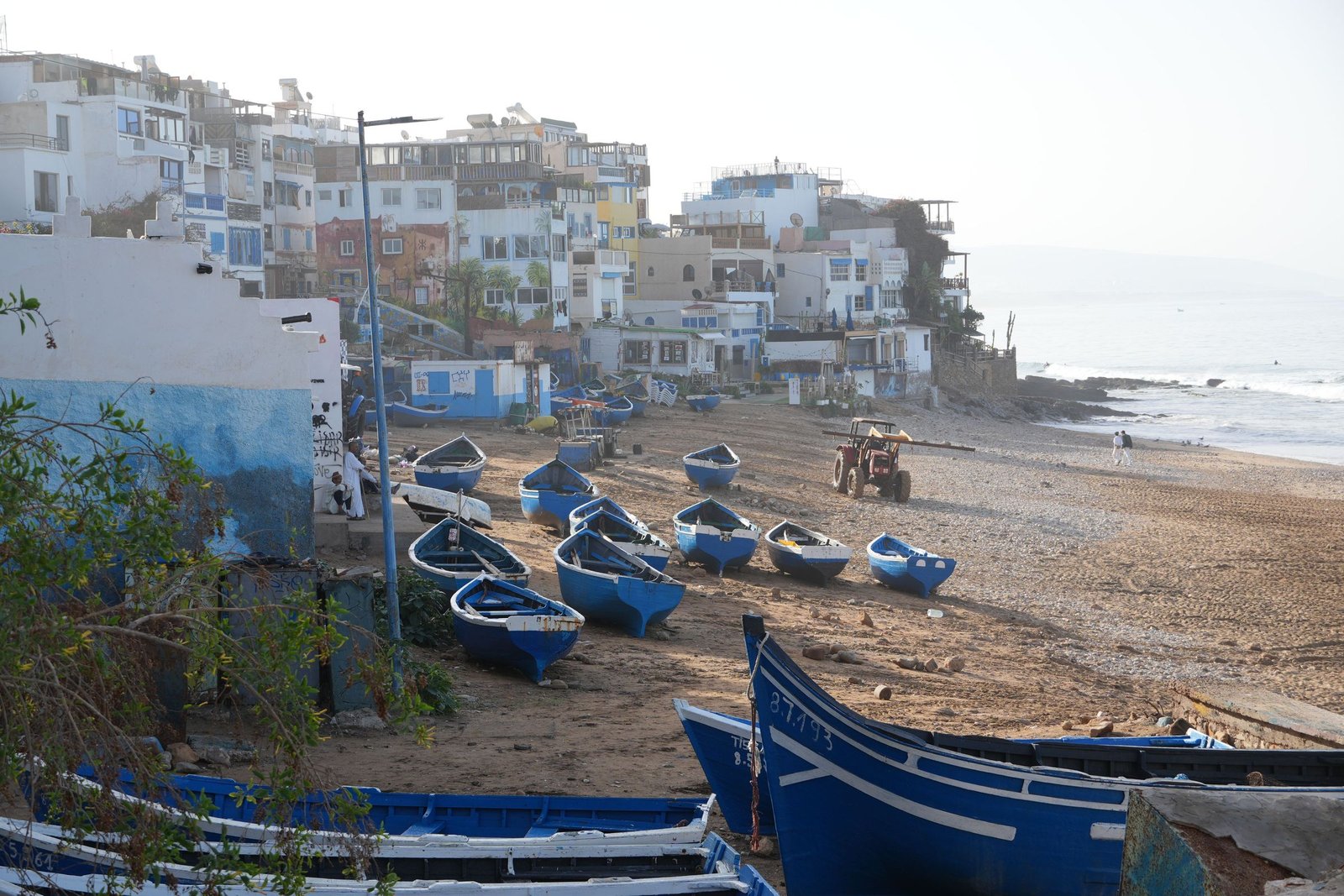 Vissersboten op het strand van Taghazout