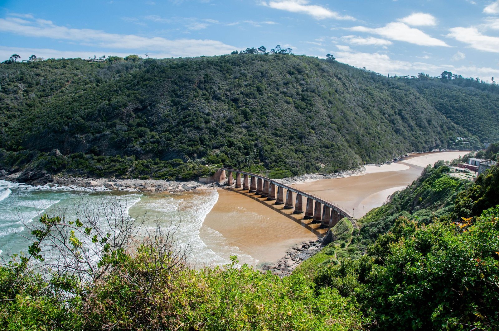 De spoorbrug over de Kaaimansrivier bij Wilderness aan de Garden Route
