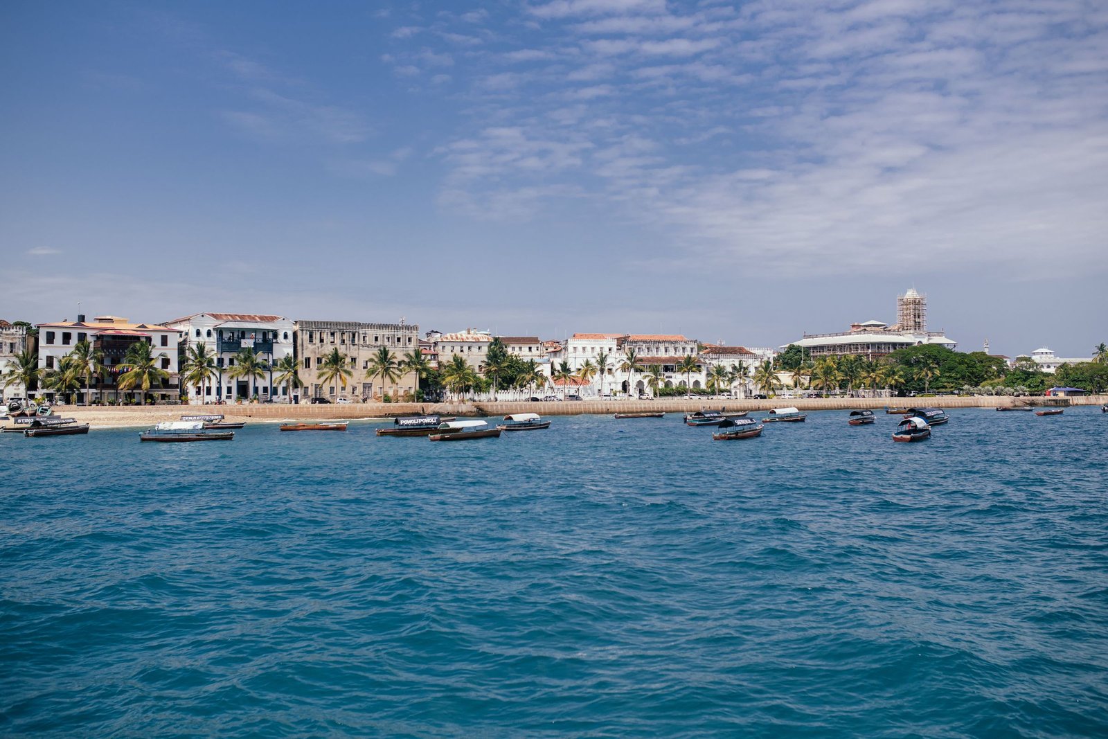 De kust van Stone Town gezien vanaf het water