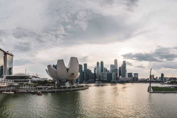 Marina Bay met de skyline van Singapore