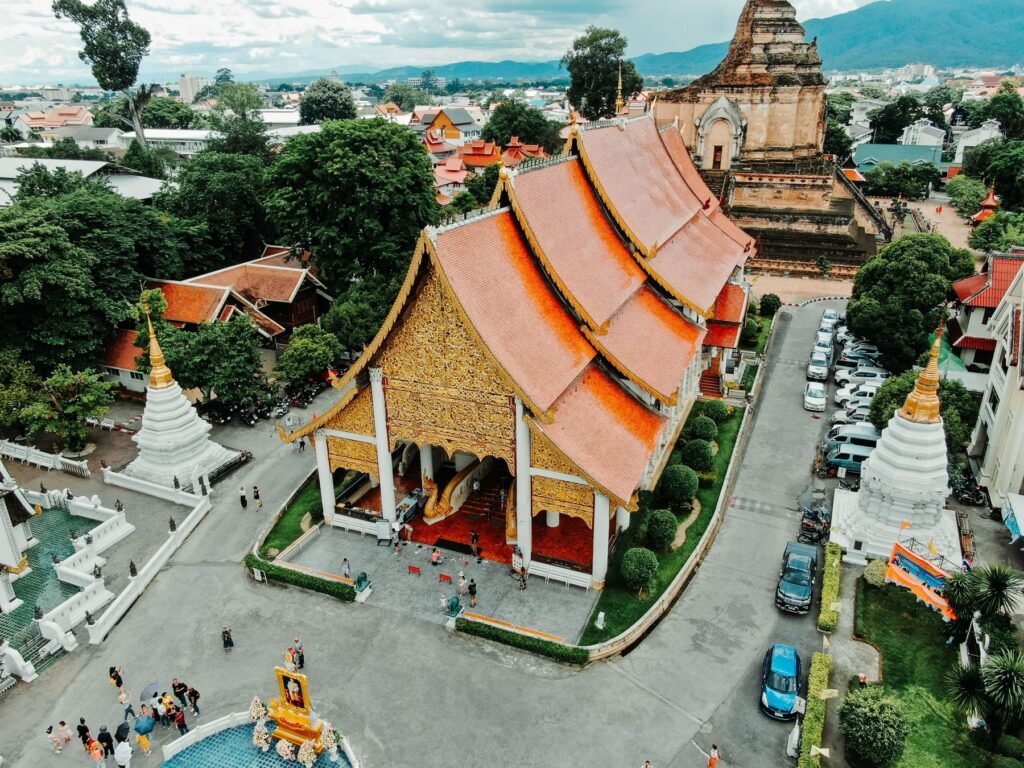 Wat Chedi Luang in Chiang Mai van bovenaf