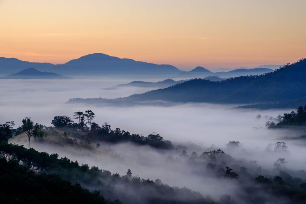 Bergen in de mist in de provincie Mae Hong Son