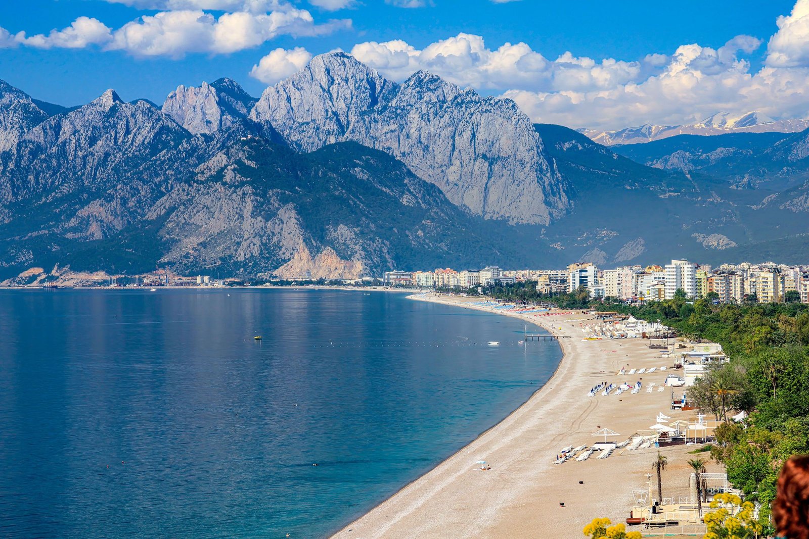 Strand van Konyaaltı bij Antalya