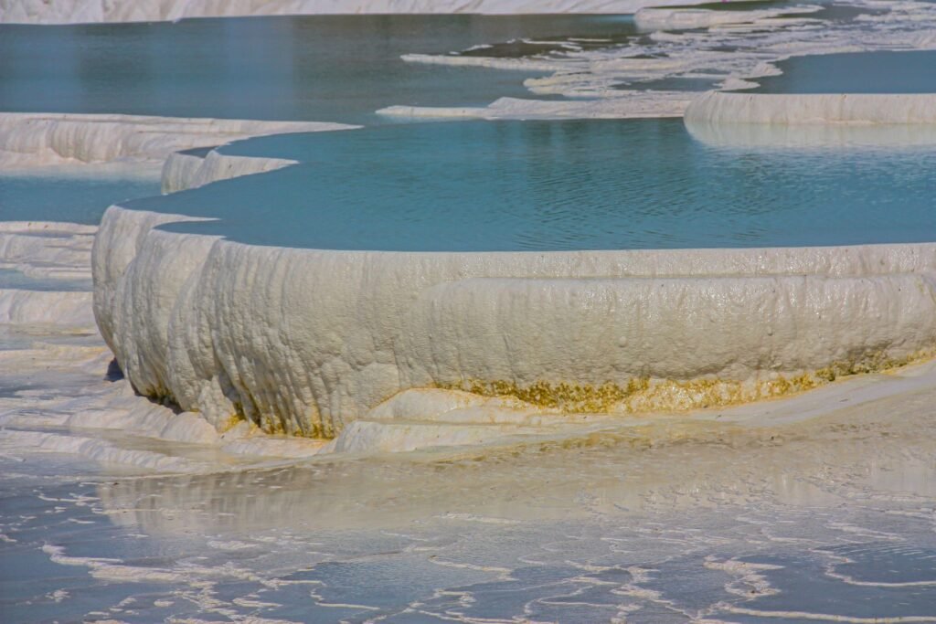 Kalkterrassen van Pamukkale met water